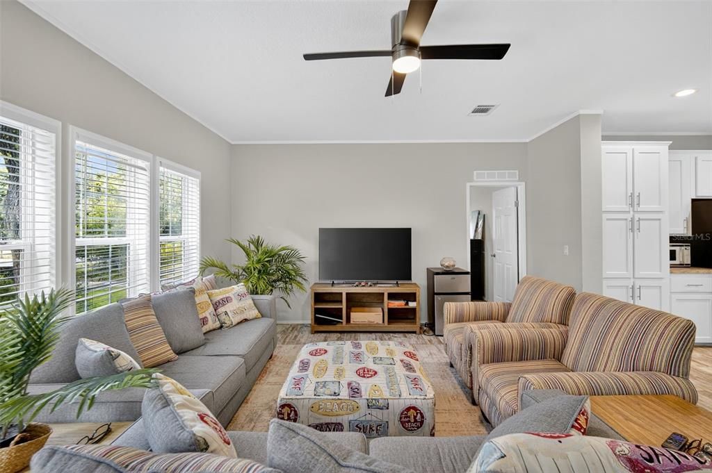 For Sale: $449,000 (4 beds, 2 baths, 1725 Square Feet)