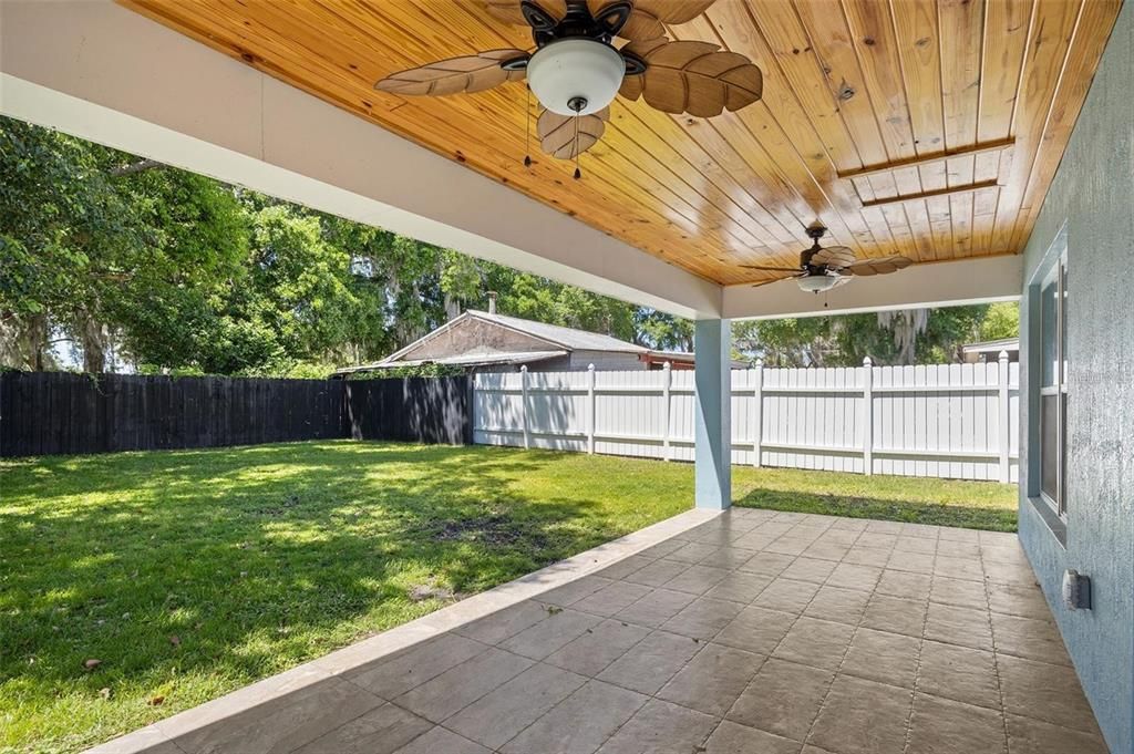 For Rent: $2,100 (3 beds, 2 baths, 1420 Square Feet)