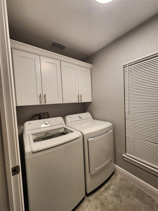 For Rent: $2,100 (3 beds, 2 baths, 1420 Square Feet)