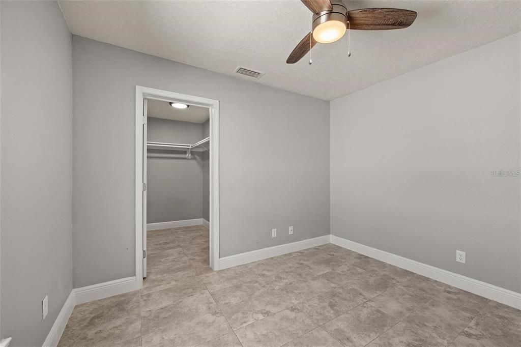 For Rent: $2,100 (3 beds, 2 baths, 1420 Square Feet)