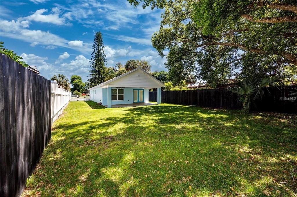 For Rent: $2,100 (3 beds, 2 baths, 1420 Square Feet)