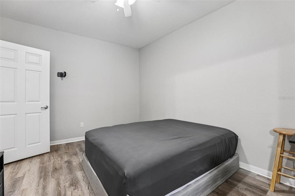 For Sale: $275,000 (2 beds, 2 baths, 1070 Square Feet)