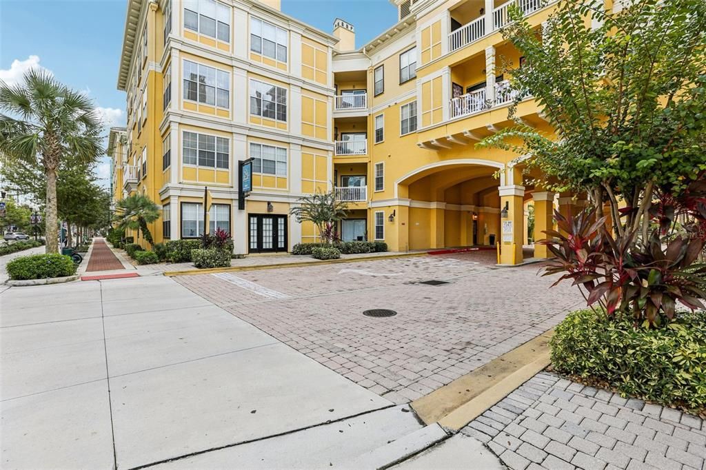 For Sale: $275,000 (2 beds, 2 baths, 1070 Square Feet)