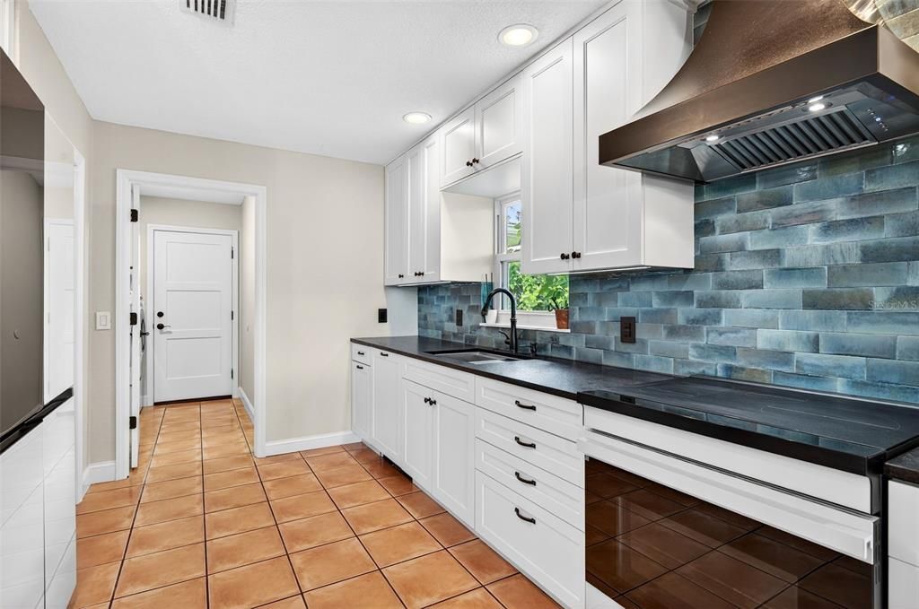 En Venta: $700,000 (3 camas, 3 baños, 1879 Pies cuadrados)