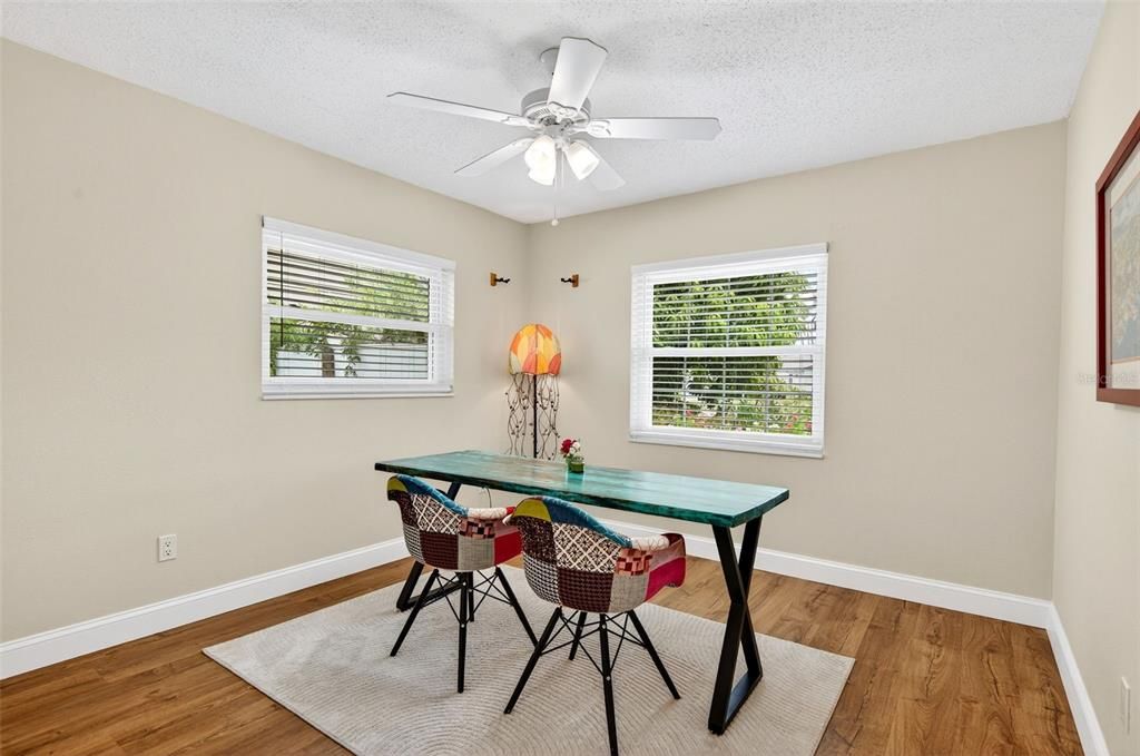 En Venta: $700,000 (3 camas, 3 baños, 1879 Pies cuadrados)