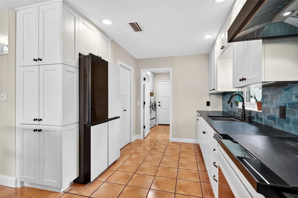 En Venta: $700,000 (3 camas, 3 baños, 1879 Pies cuadrados)