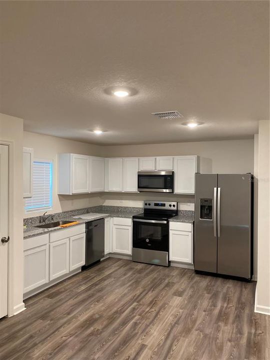 For Rent: $1,899 (3 beds, 2 baths, 1263 Square Feet)