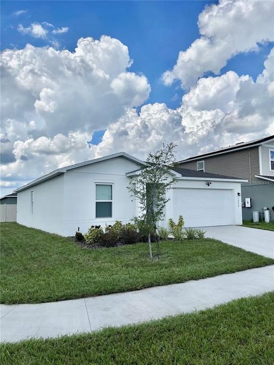 For Rent: $1,899 (3 beds, 2 baths, 1263 Square Feet)