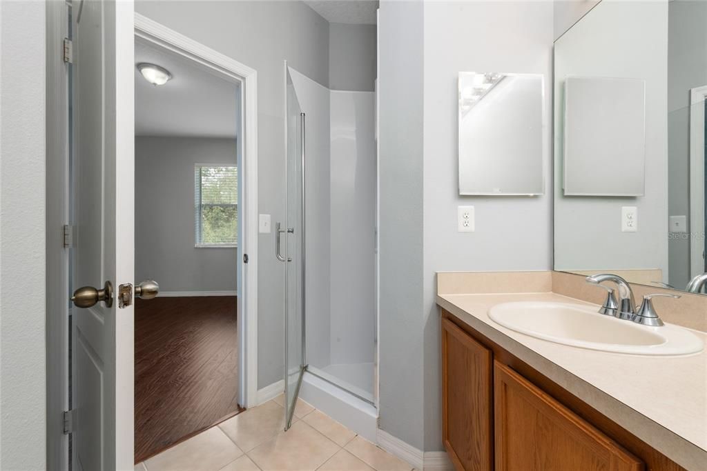 В аренду: $1,925 (2 спален, 2 ванн, 987 Квадратных фут)