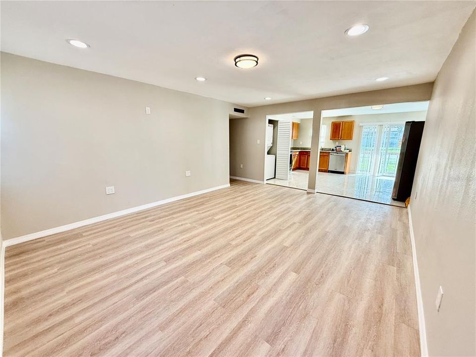 For Sale: $99,000 (3 beds, 2 baths, 1338 Square Feet)