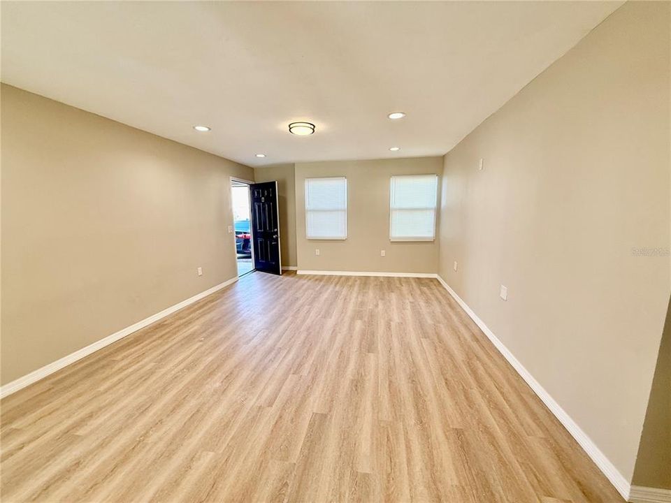 For Sale: $99,000 (3 beds, 2 baths, 1338 Square Feet)