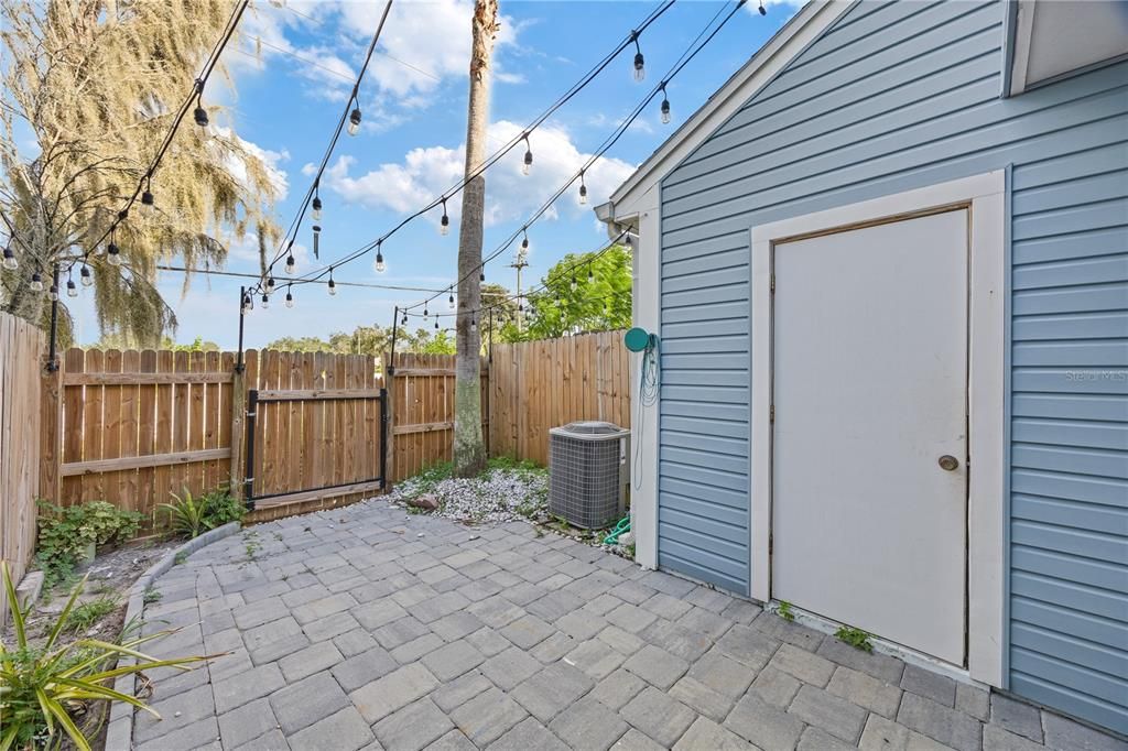 En Venta: $200,000 (2 camas, 2 baños, 1200 Pies cuadrados)