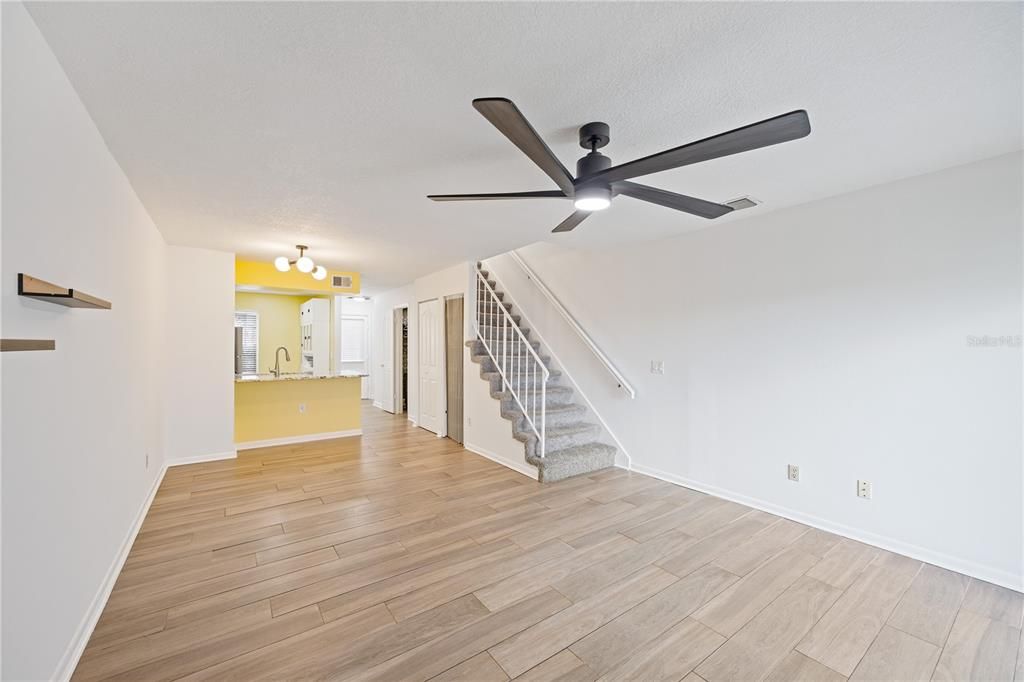 En Venta: $200,000 (2 camas, 2 baños, 1200 Pies cuadrados)