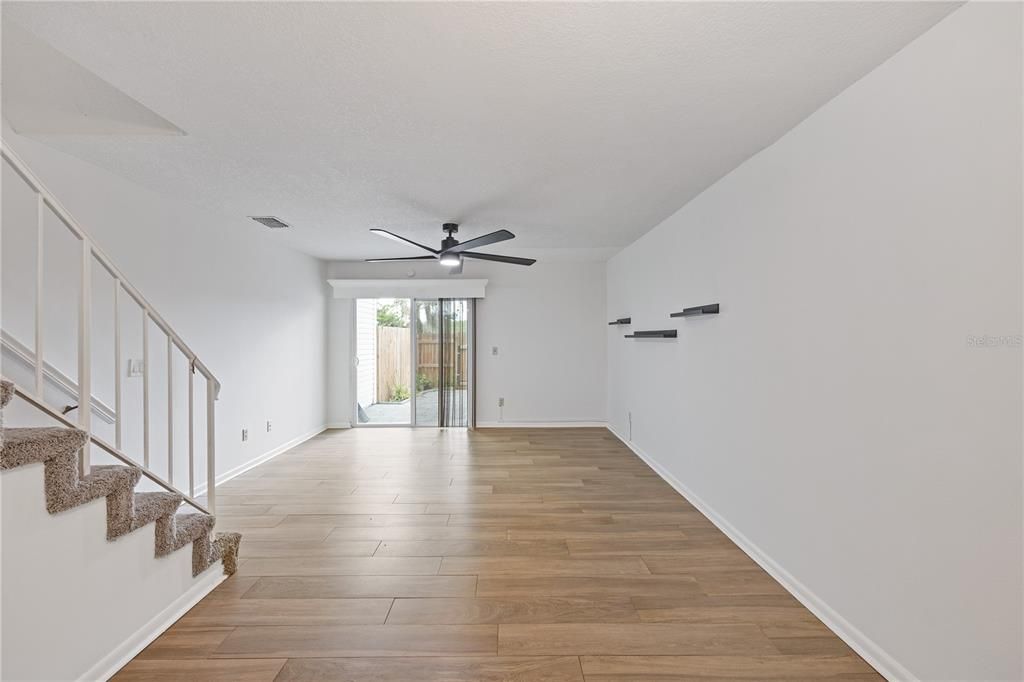 En Venta: $200,000 (2 camas, 2 baños, 1200 Pies cuadrados)