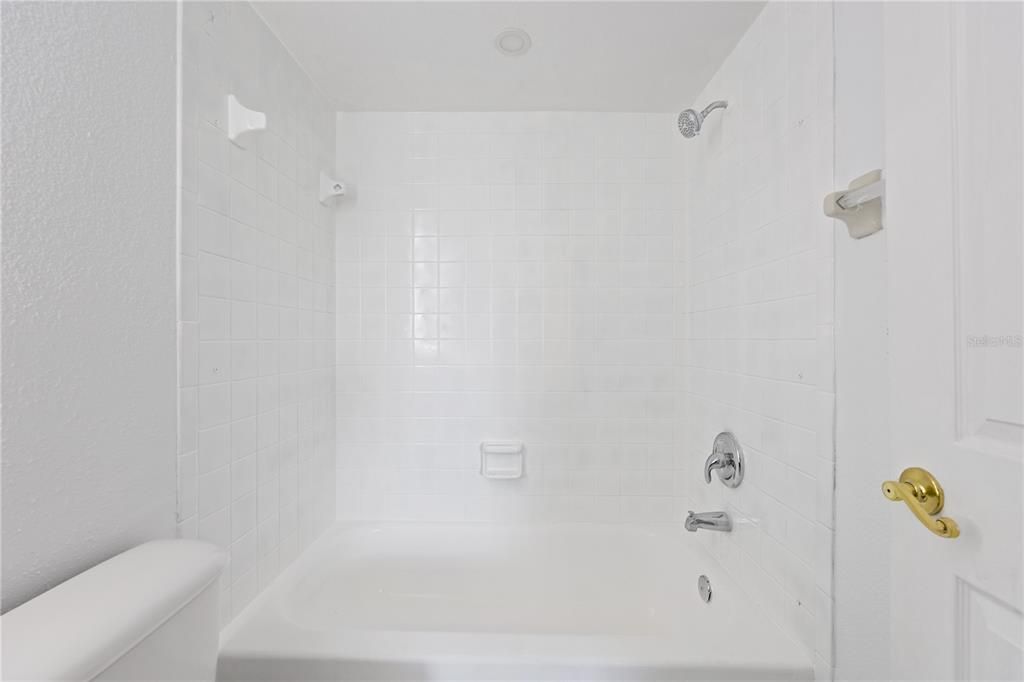 En Venta: $200,000 (2 camas, 2 baños, 1200 Pies cuadrados)