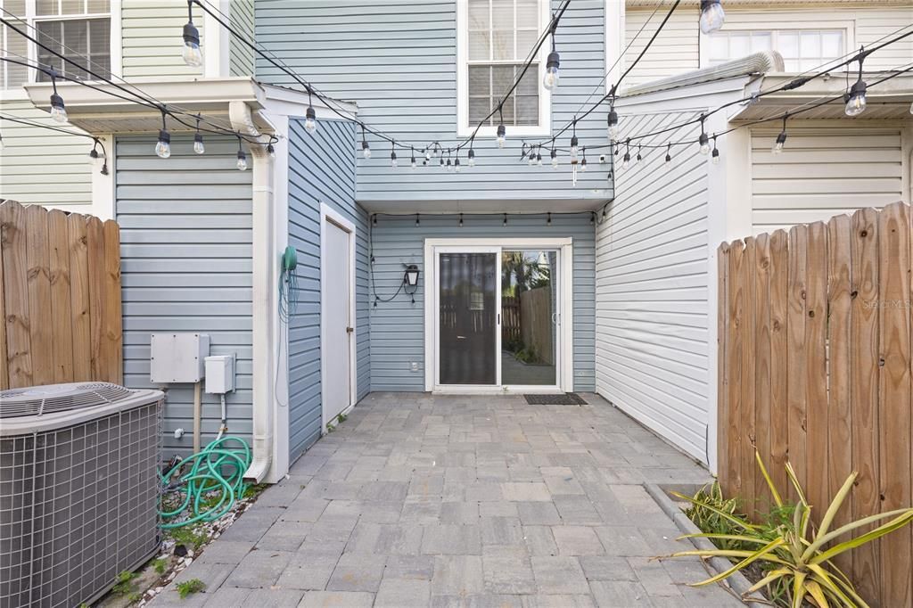 En Venta: $200,000 (2 camas, 2 baños, 1200 Pies cuadrados)