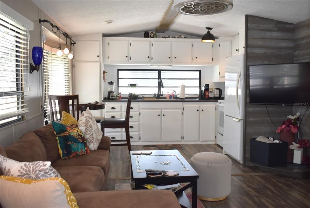 Activo con contrato: $89,900 (1 camas, 1 baños, 612 Pies cuadrados)