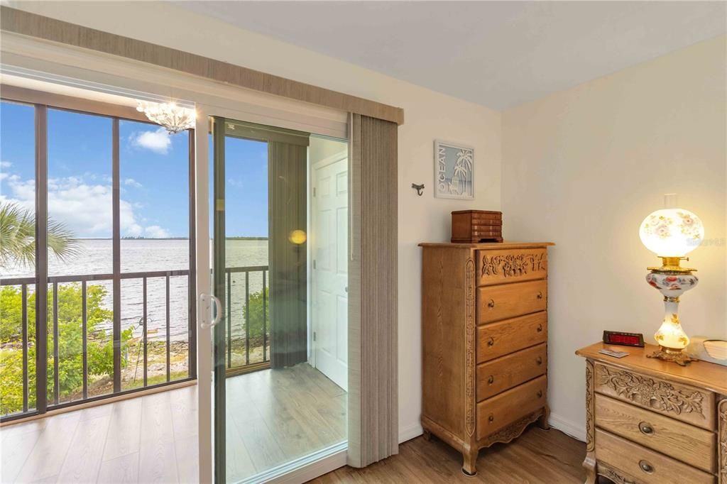 待售: $299,900 (2 贝兹, 2 浴室, 1168 平方英尺)