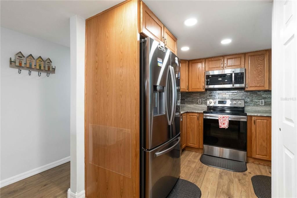 待售: $299,900 (2 贝兹, 2 浴室, 1168 平方英尺)