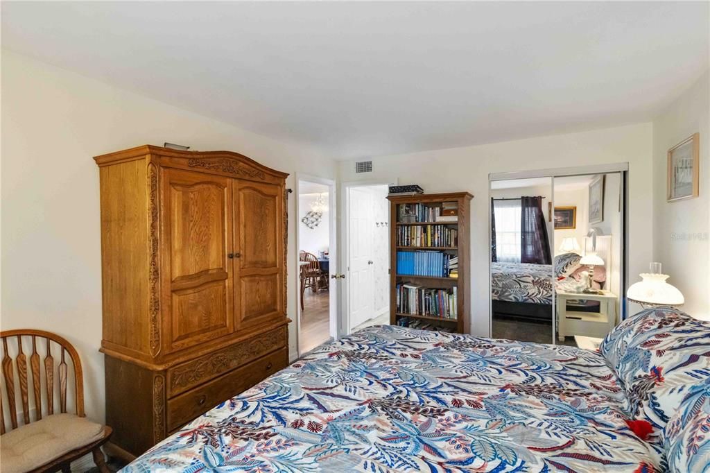 待售: $299,900 (2 贝兹, 2 浴室, 1168 平方英尺)