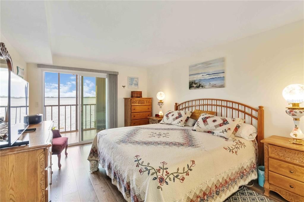 待售: $299,900 (2 贝兹, 2 浴室, 1168 平方英尺)