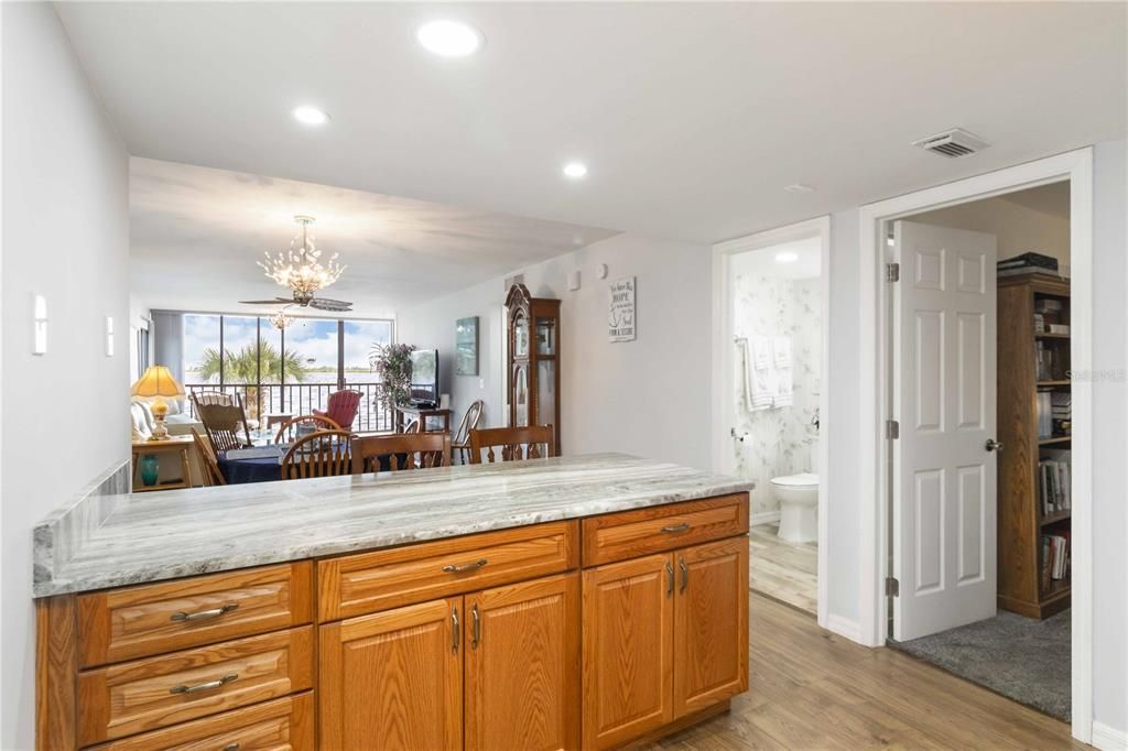 待售: $299,900 (2 贝兹, 2 浴室, 1168 平方英尺)