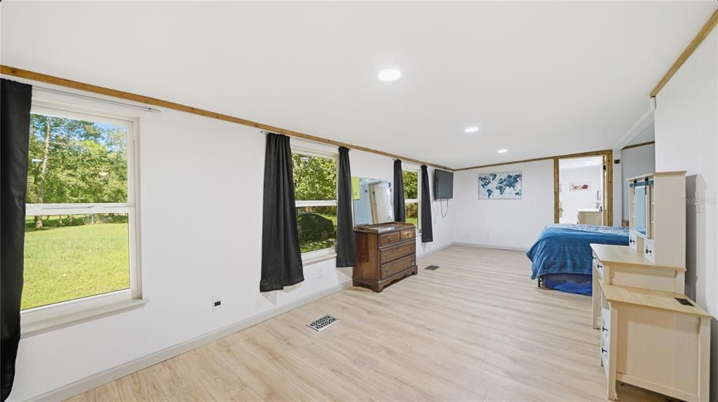 For Sale: $355,000 (4 beds, 3 baths, 1616 Square Feet)