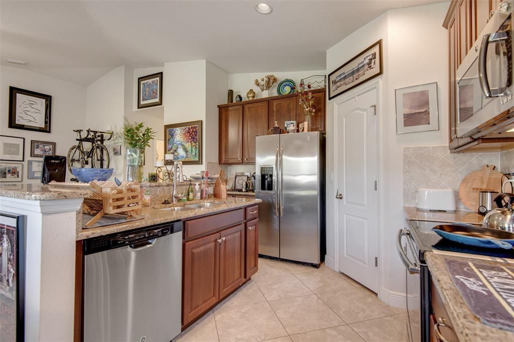 Active With Contract: $2,350 (3 beds, 2 baths, 1665 Square Feet)