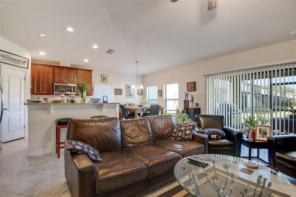 Active With Contract: $2,350 (3 beds, 2 baths, 1665 Square Feet)