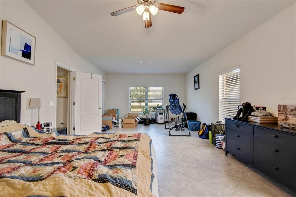 Active With Contract: $2,350 (3 beds, 2 baths, 1665 Square Feet)