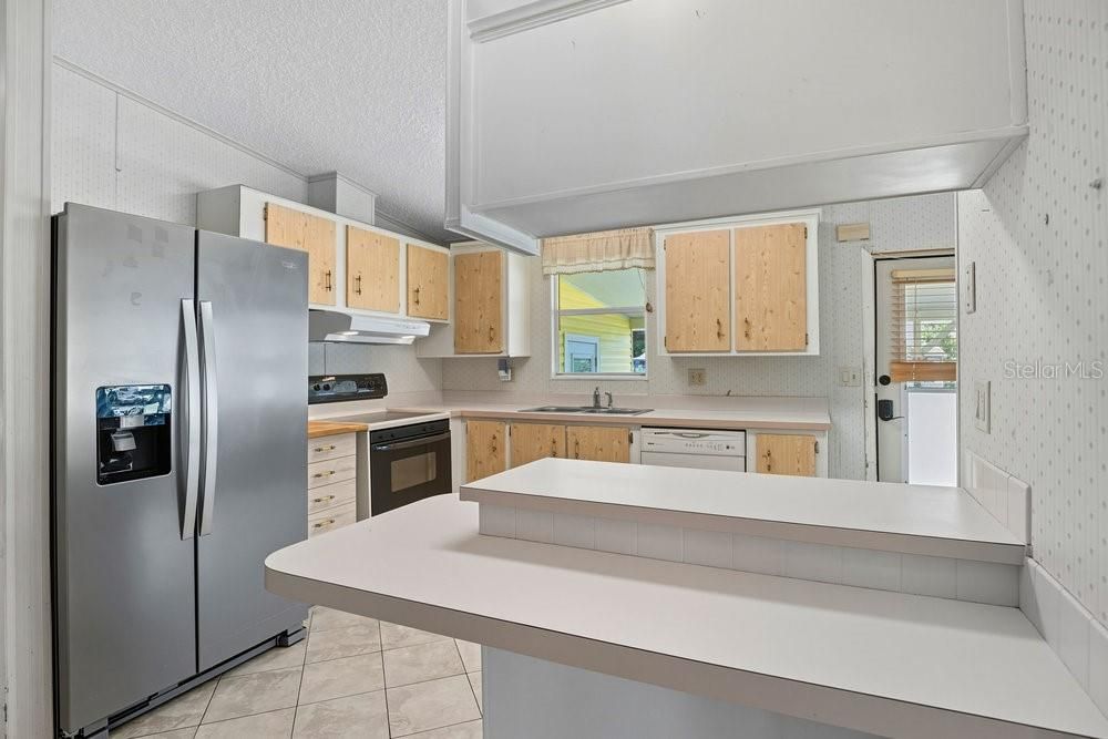 For Sale: $189,900 (2 beds, 2 baths, 1051 Square Feet)