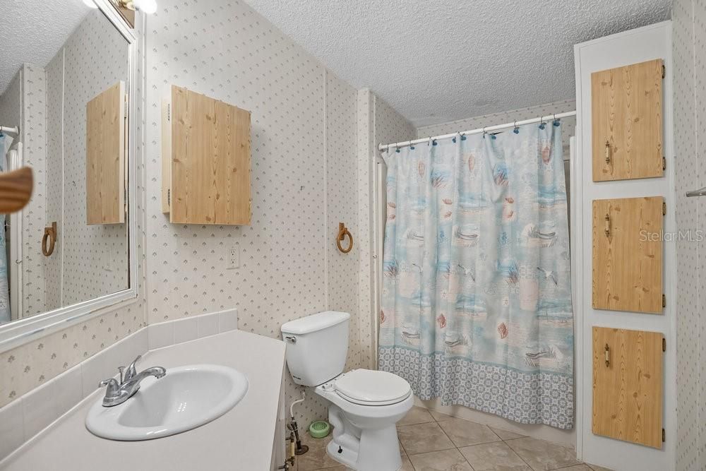 For Sale: $189,900 (2 beds, 2 baths, 1051 Square Feet)