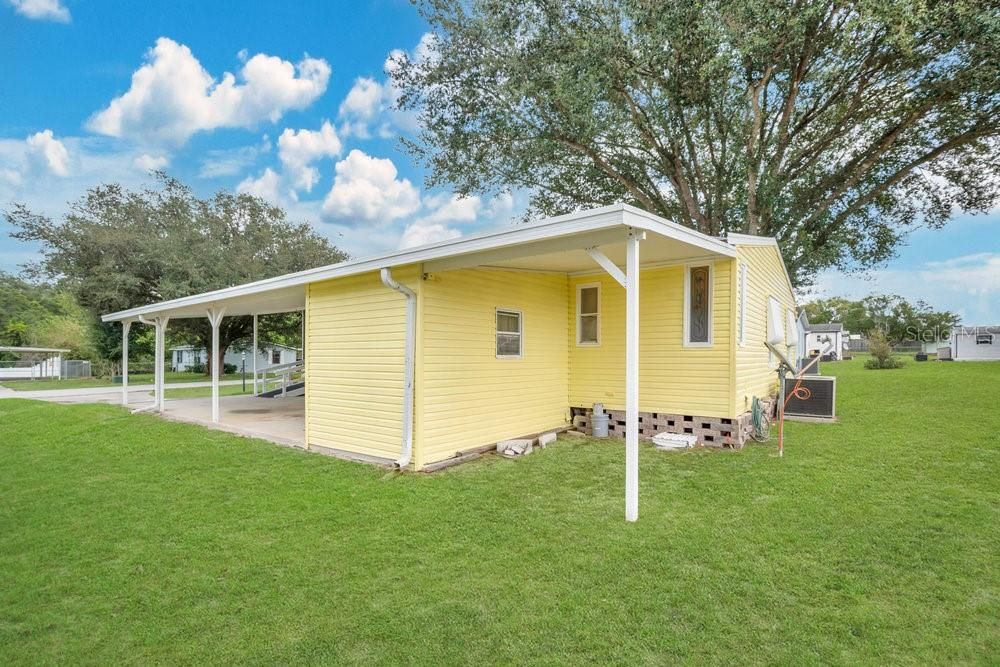 For Sale: $189,900 (2 beds, 2 baths, 1051 Square Feet)