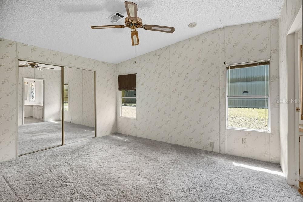 For Sale: $189,900 (2 beds, 2 baths, 1051 Square Feet)