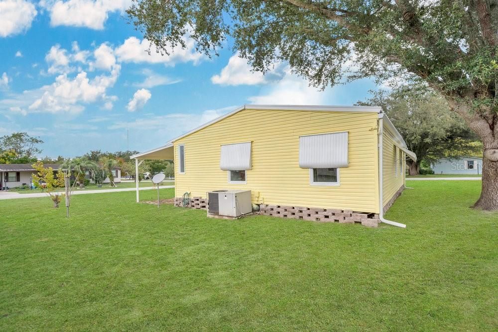 For Sale: $189,900 (2 beds, 2 baths, 1051 Square Feet)