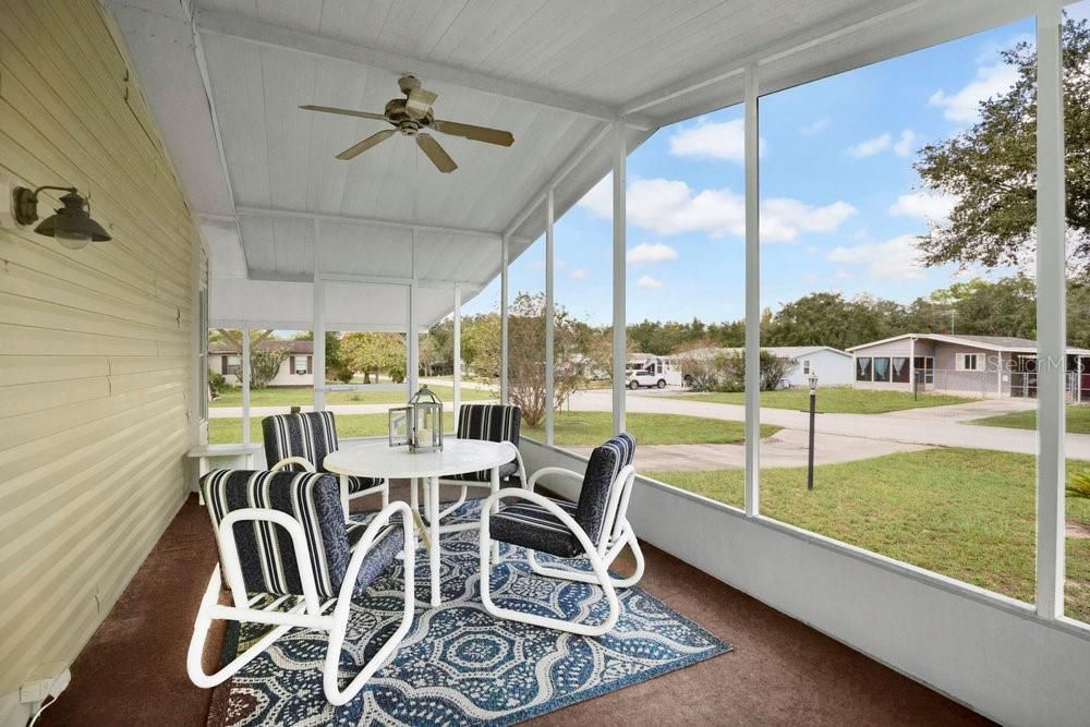 For Sale: $189,900 (2 beds, 2 baths, 1051 Square Feet)