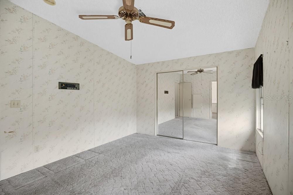 For Sale: $189,900 (2 beds, 2 baths, 1051 Square Feet)