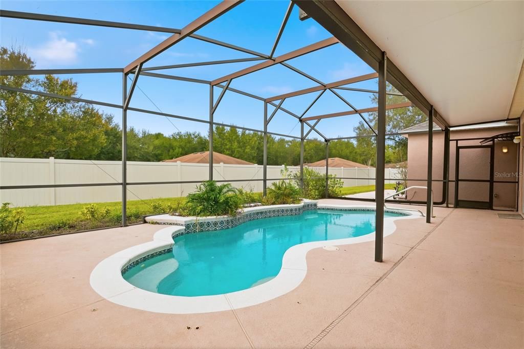 Под контрактом: $525,000 (5 спален, 3 ванн, 2790 Квадратных фут)