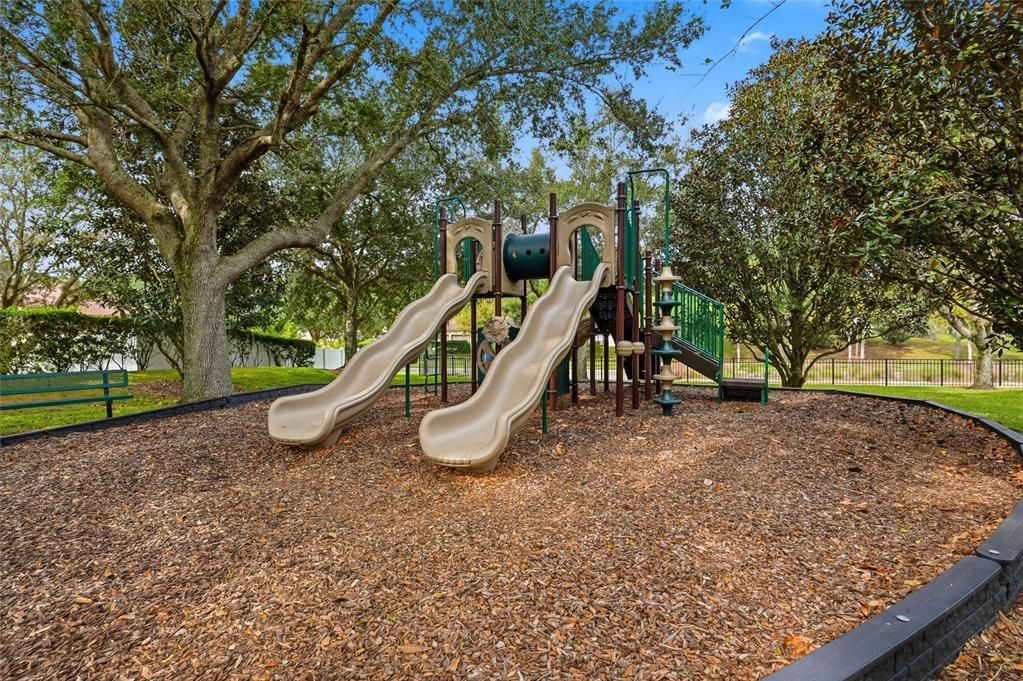 Под контрактом: $525,000 (5 спален, 3 ванн, 2790 Квадратных фут)