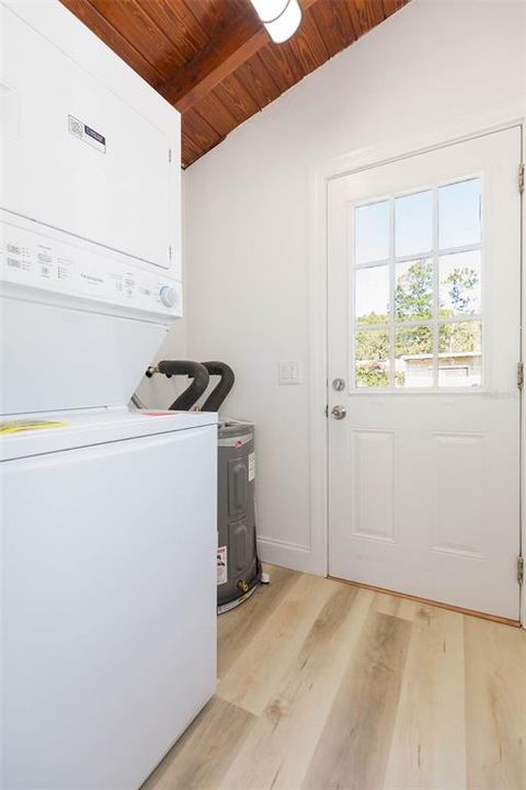 出租: $1,950 (3 贝兹, 2 浴室, 1024 平方英尺)