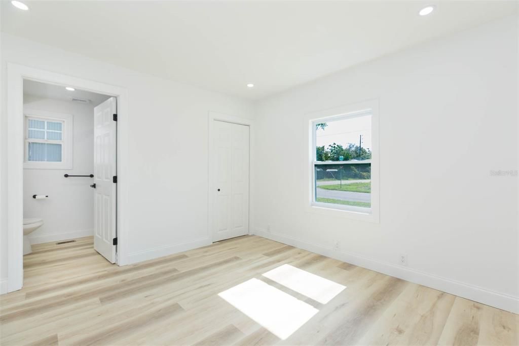 出租: $1,950 (3 贝兹, 2 浴室, 1024 平方英尺)