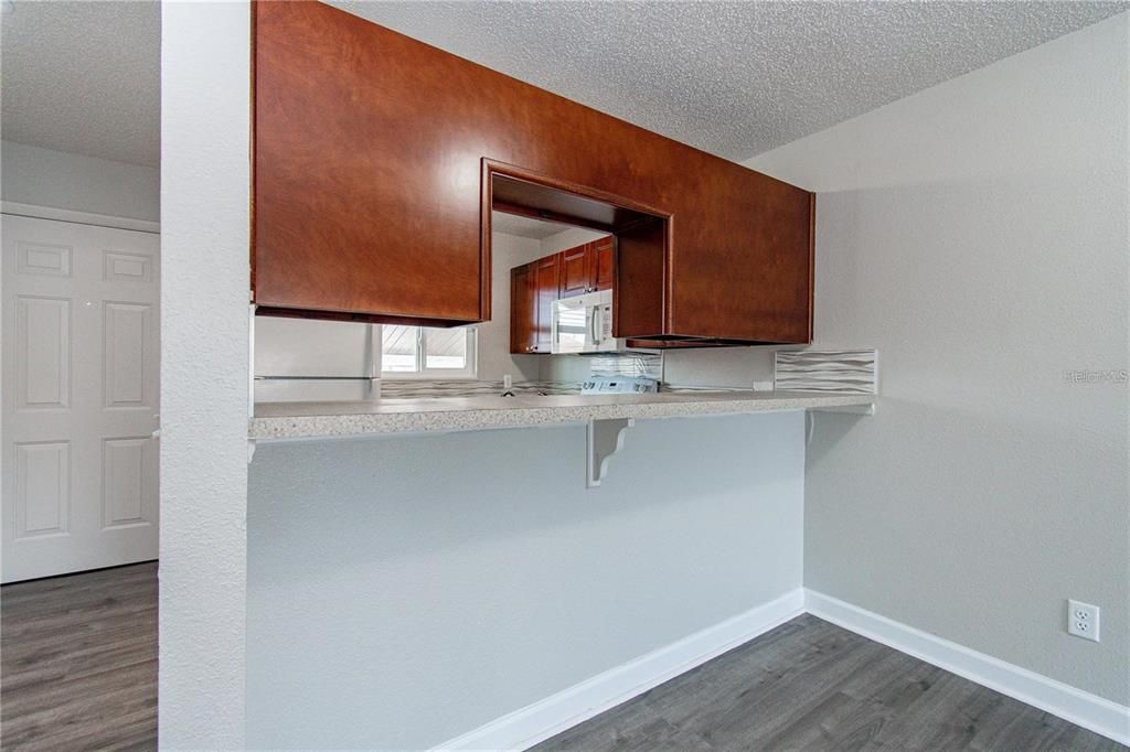 For Rent: $1,400 (2 beds, 2 baths, 864 Square Feet)