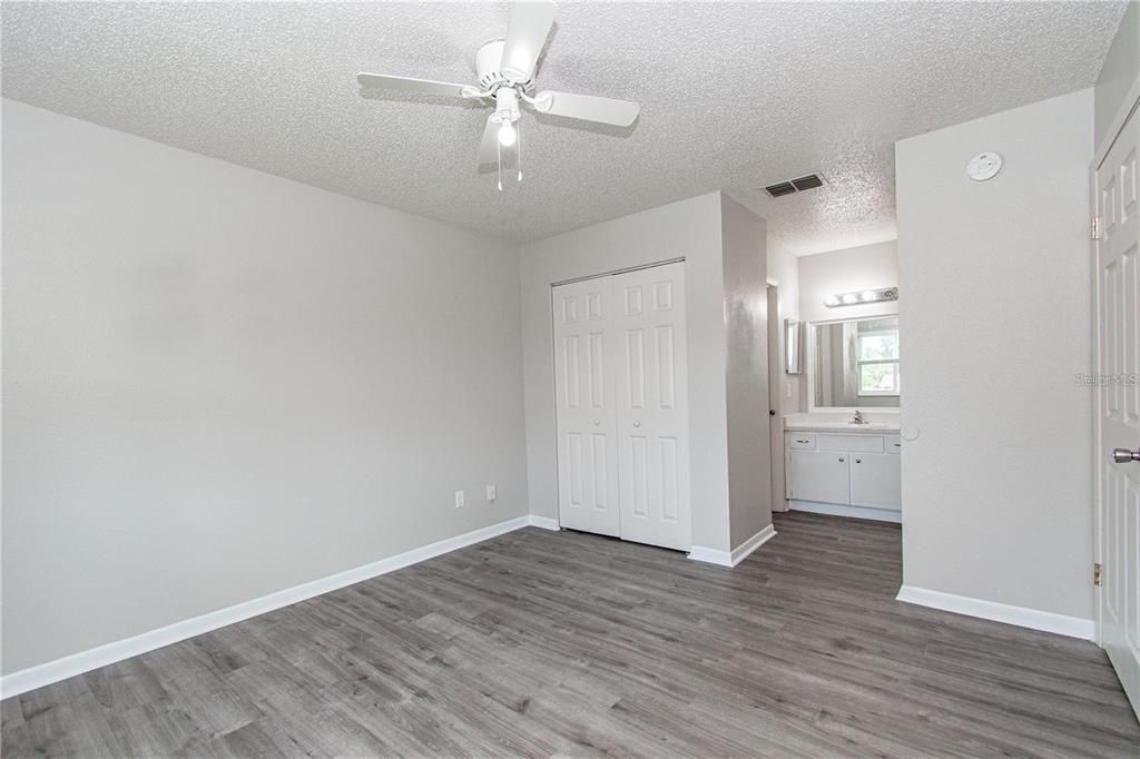 For Rent: $1,400 (2 beds, 2 baths, 864 Square Feet)