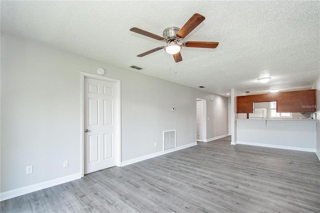 For Rent: $1,400 (2 beds, 2 baths, 864 Square Feet)