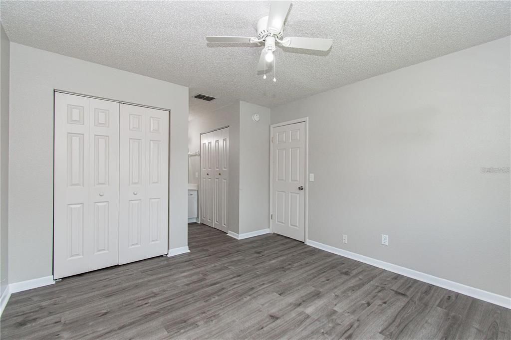 For Rent: $1,400 (2 beds, 2 baths, 864 Square Feet)
