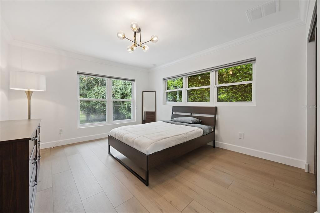 For Sale: $1,175,000 (3 beds, 3 baths, 2400 Square Feet)