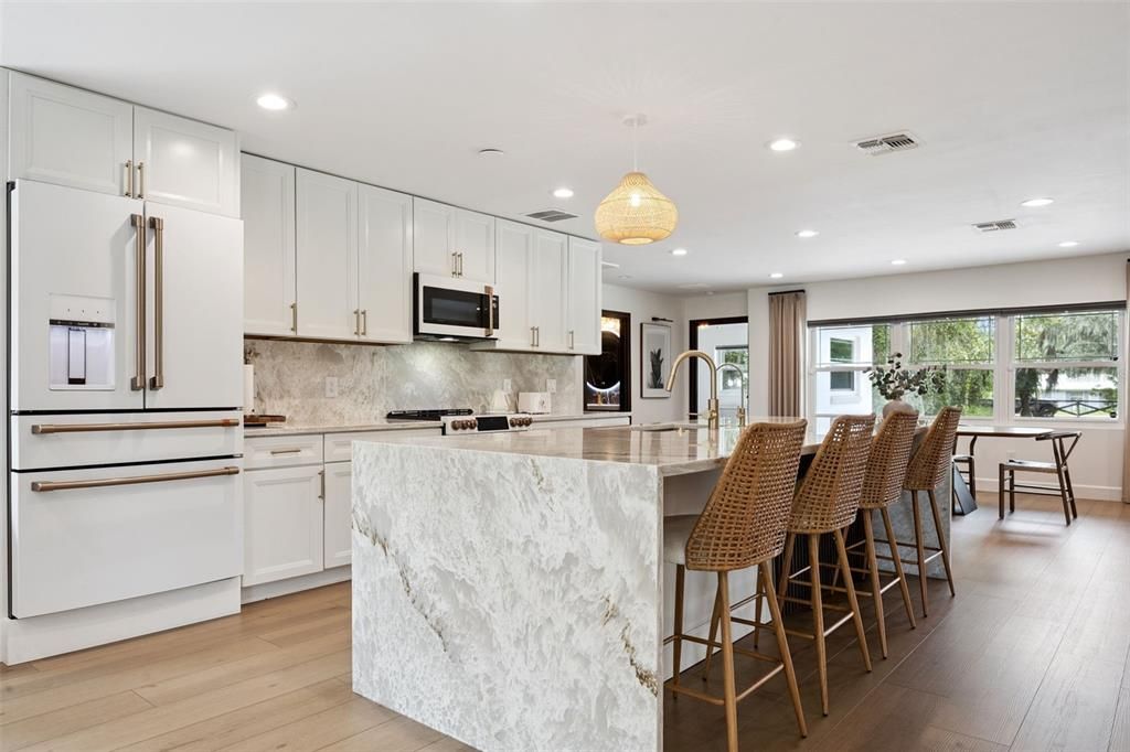 For Sale: $1,175,000 (3 beds, 3 baths, 2400 Square Feet)