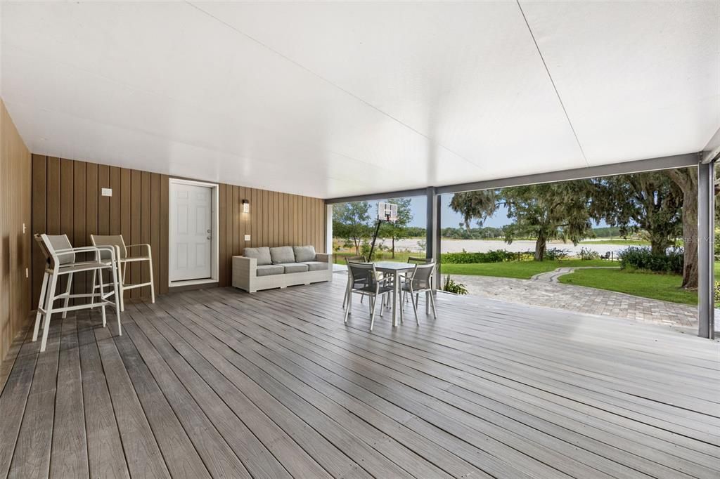 For Sale: $1,175,000 (3 beds, 3 baths, 2400 Square Feet)