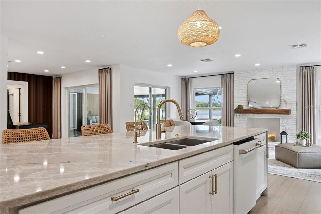 For Sale: $1,175,000 (3 beds, 3 baths, 2400 Square Feet)