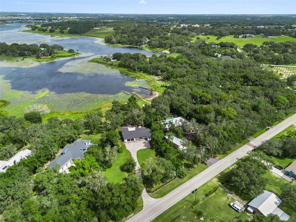 For Sale: $1,175,000 (3 beds, 3 baths, 2400 Square Feet)